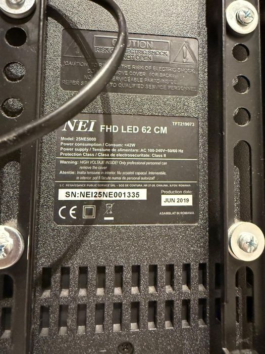 Televizor NEI 62 cm suport perete inclus