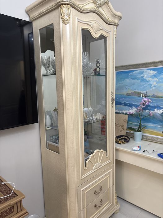 Продаем гарнитур бежевый цвет