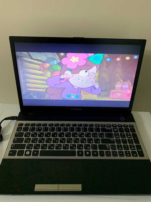 Ноутбук Samsung NP305V5A