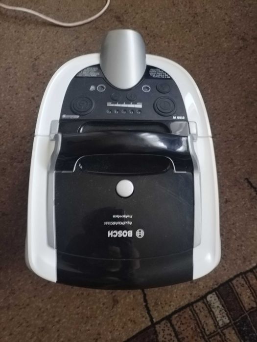 Пылесос моющий Bosch