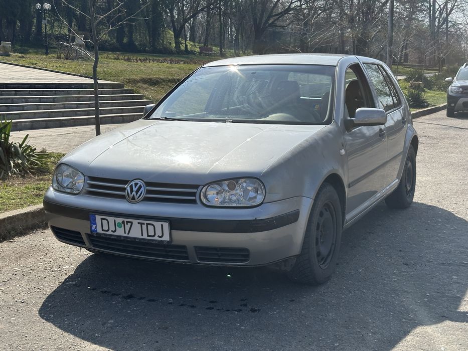 Vand Golf 4 1.6 benzina / schimb cu auto pe gaz.