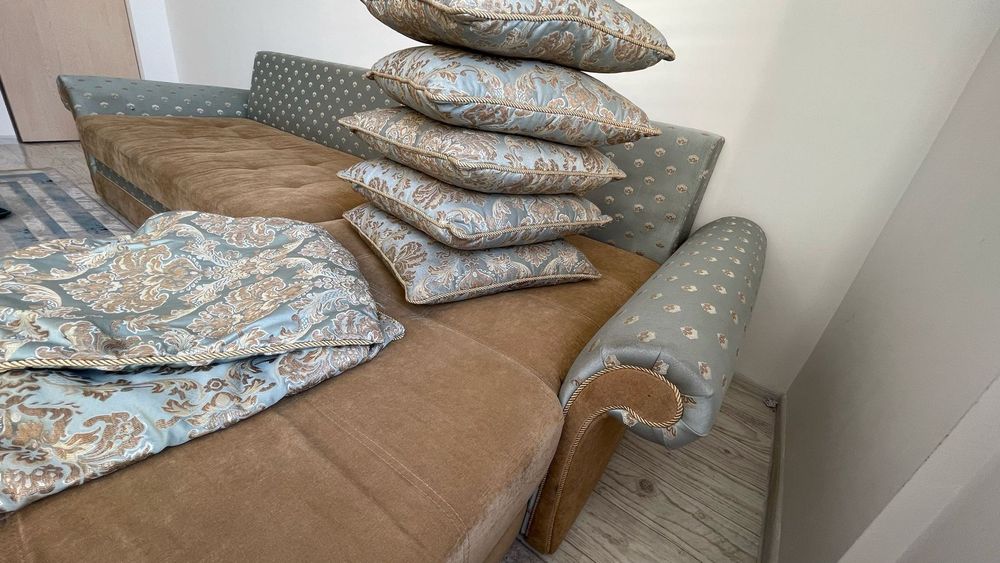 Большой диван длина почти 330