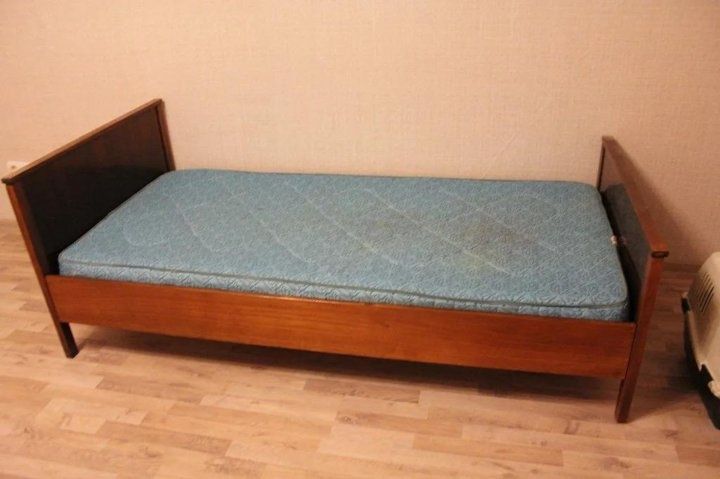 Кровать с мотрасом, 8000тг