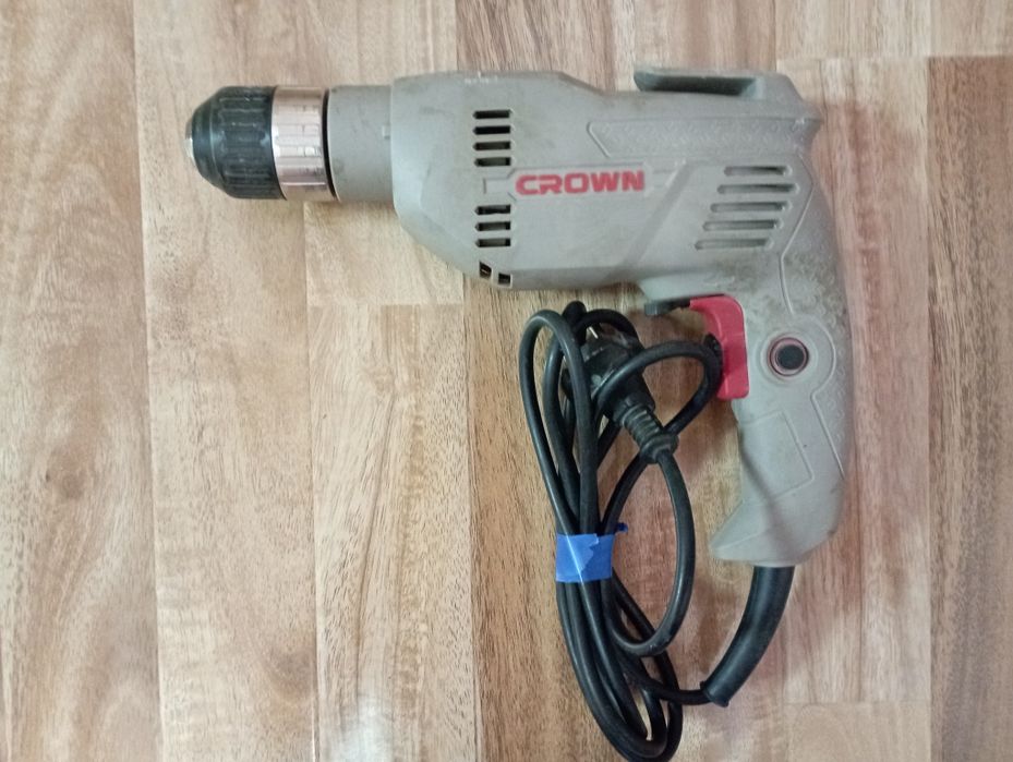 Продается дрель электрическая