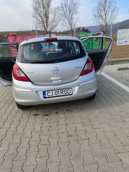 Vand mașina în stare bună