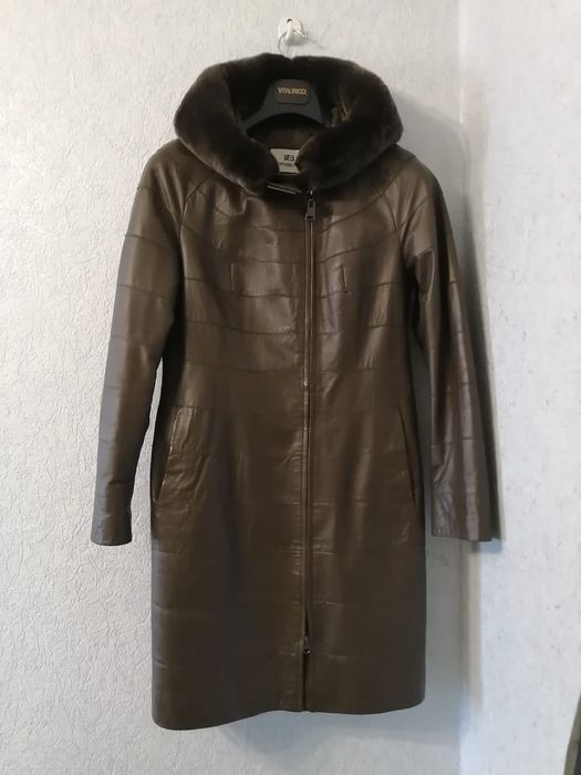 Продам плащ в отличном состоянии.