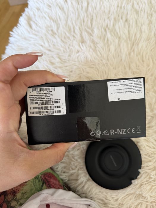 Безжично зарядно Samsung Wireless Charger Pad, Black