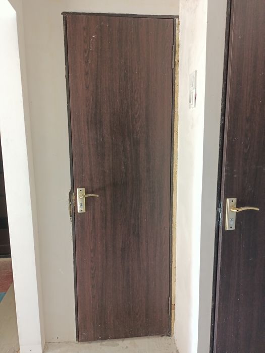 Меж комнатные двери