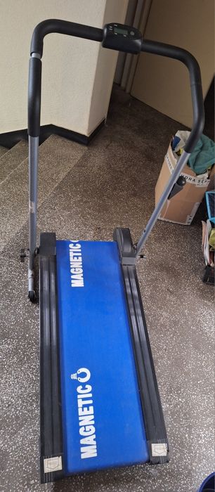 Banda de mers/alergat mecanica
Banda de mers/alergare mecanica TECHFIT