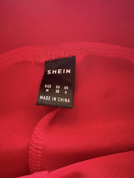 Shein pantaloni rosu ,M
