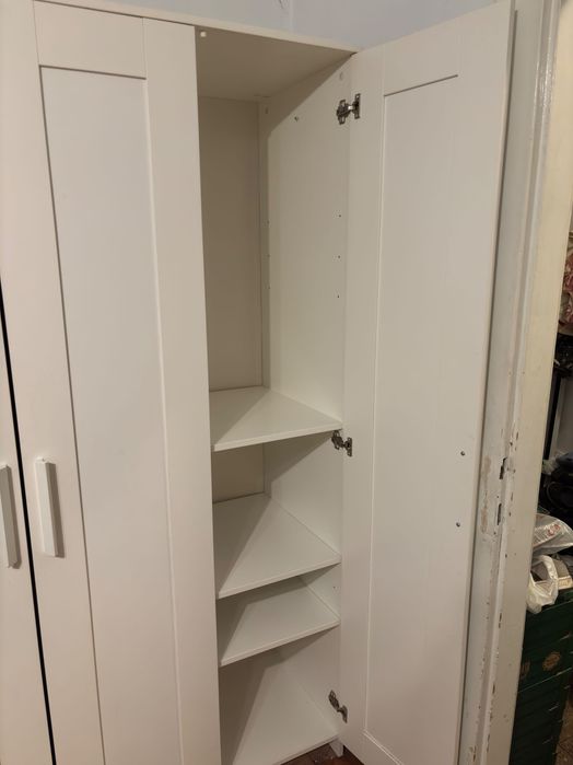 Dulap cu oglindă de la Ikea