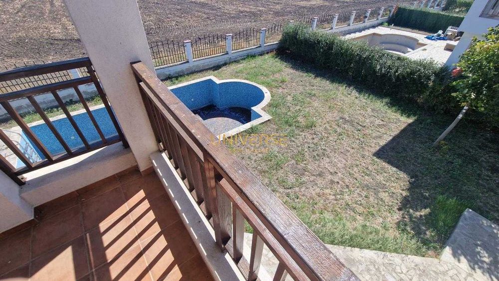 Продава се Къща в к.к. Слънчев бряг - 180 кв.м за 700 €/кв.м - Снимка #2