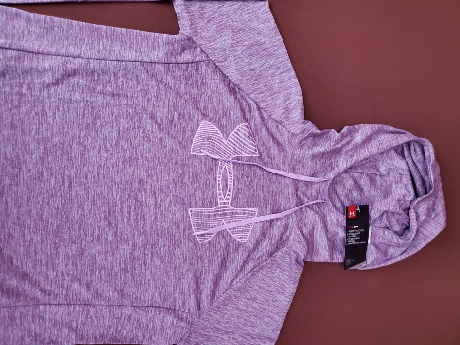 Спортна блуза UNDER ARMOUR