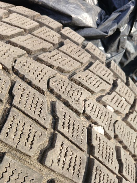 Продам шины б/у R16