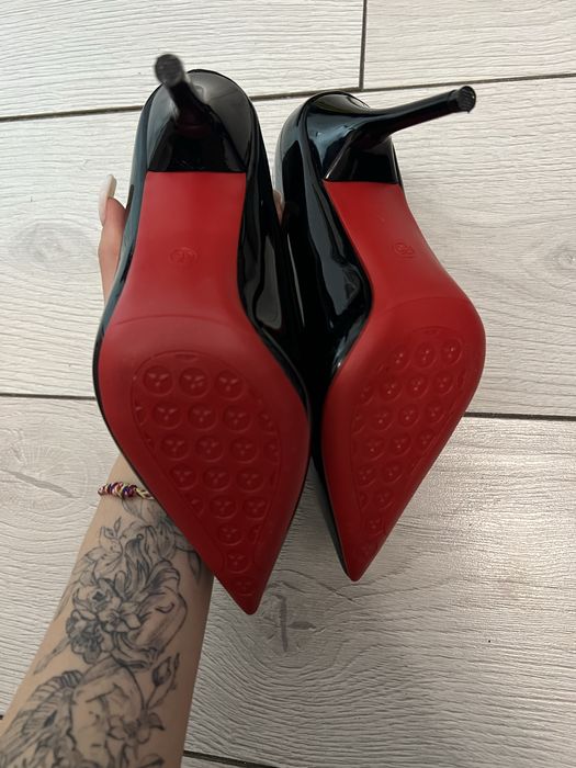 Продам женские туфли