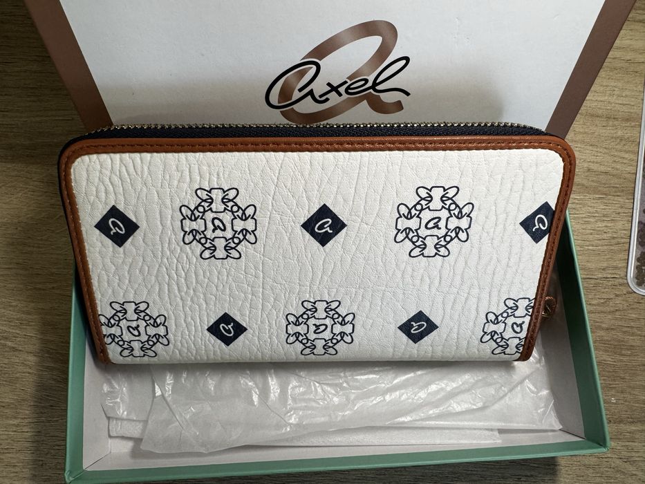 Ново протмоне Axel