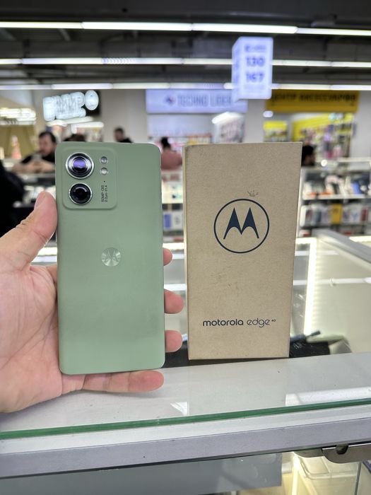 Moto Edge 40 5G.  12/256