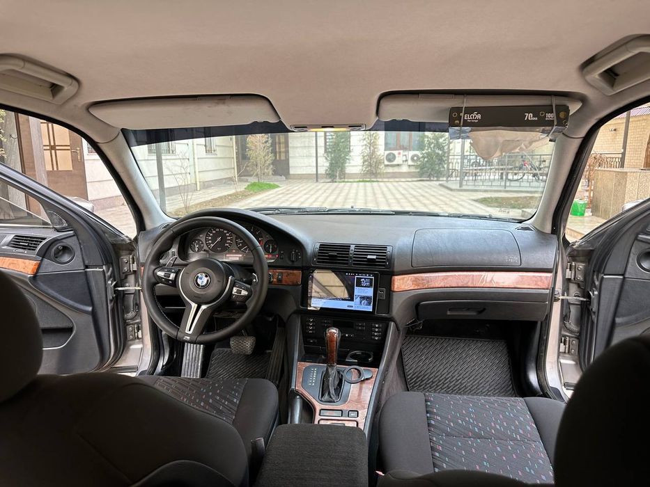 Срочно продаю бмв е 39 автомат каропка в отличном состоянии.