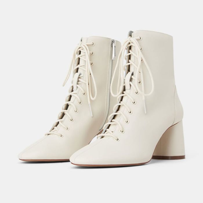 Боти Zara в кремав цвят