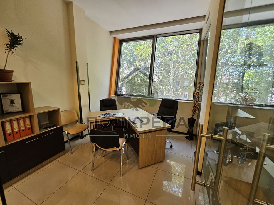 Дава се под наем Офис в Пловдив, Център - 100 кв.м за 1022 € - Снимка #6