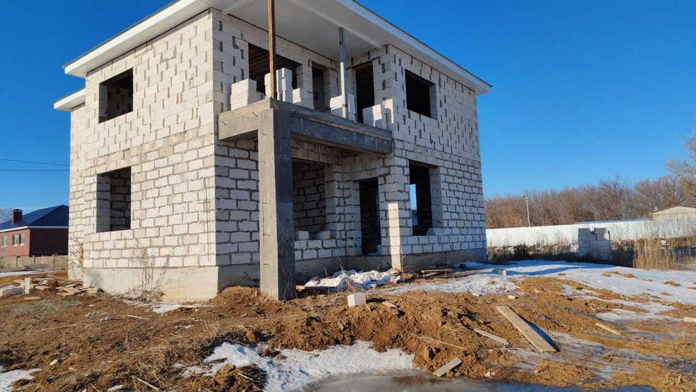 Продам участок с недостроенным домом в жероме