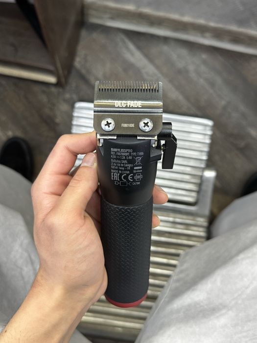 продам машинку для стрижки Babyliss pro