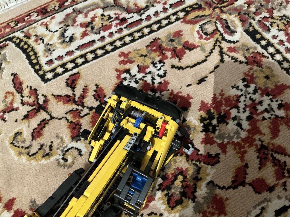Lego crane 42108