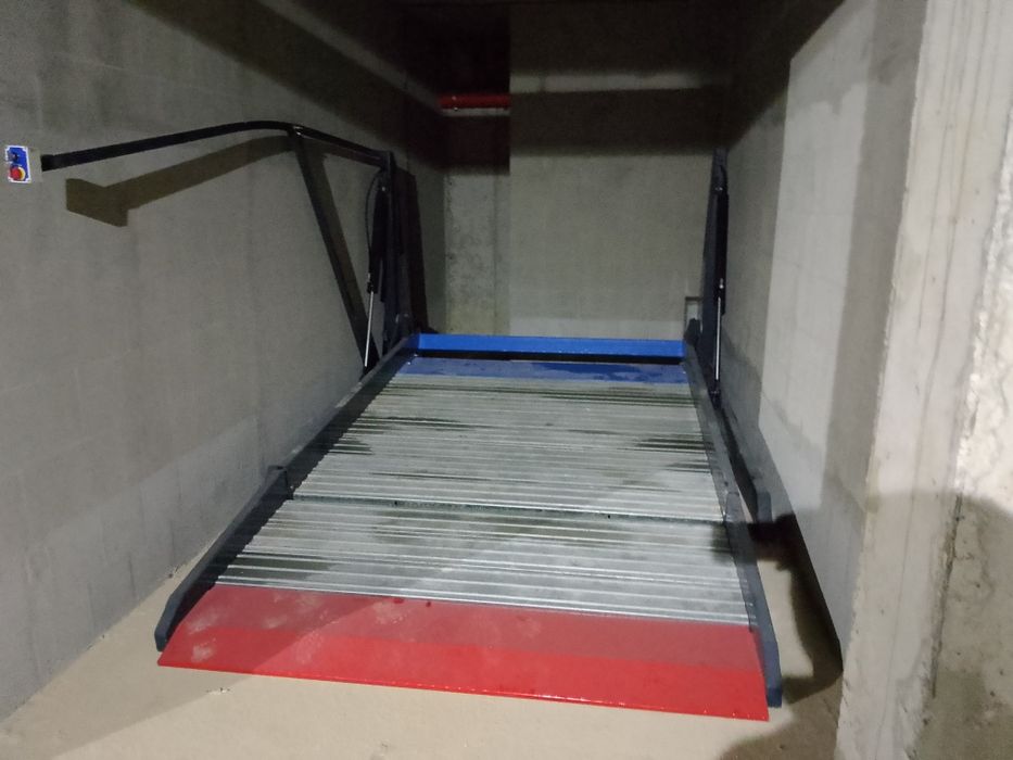 Система за паркиране на два автомобила