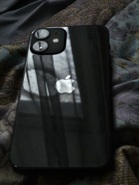 Продам айфон 12 мини