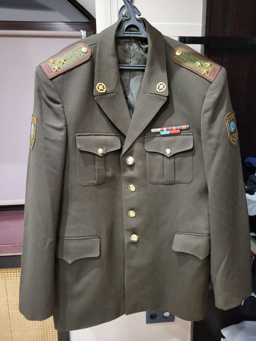 Военый китель и рубашка летняя