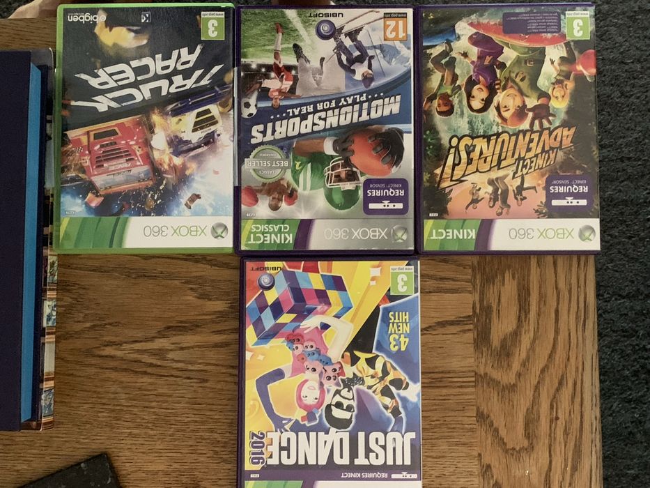 Pachet Xbox 360 Slim 250GB + Kinect + 4 Jocuri