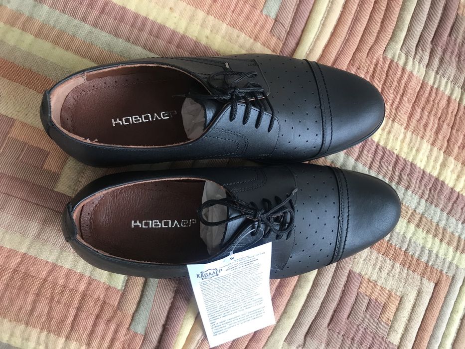 Налични  .  Обувки  от  естественна  кожа  / номер  44  на  дупки    .