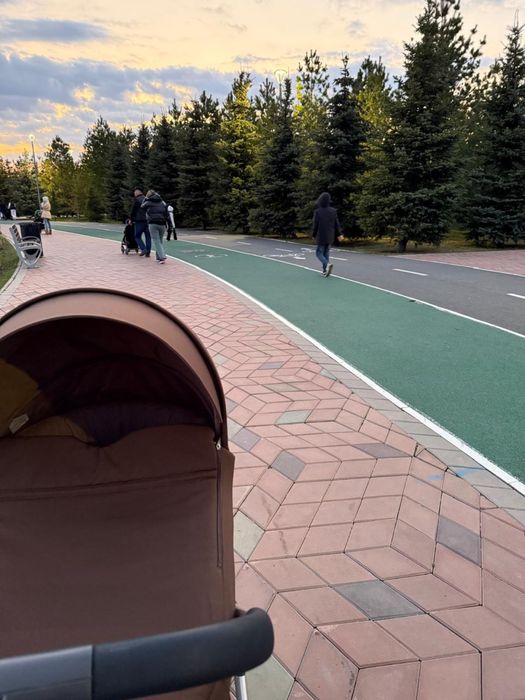 Срочно продам коляску Stokke 2в1