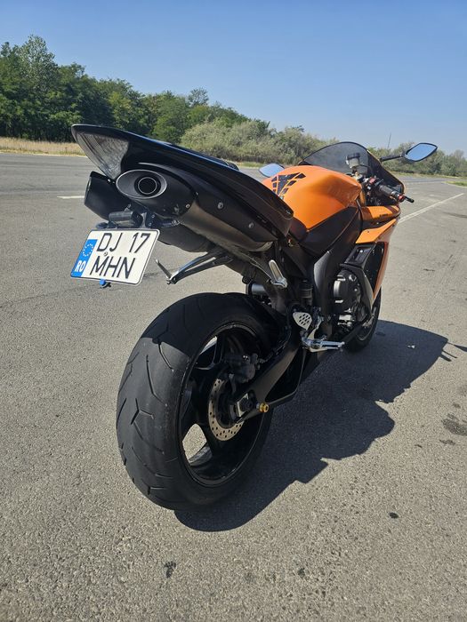 Vând Yamaha YZF R1000