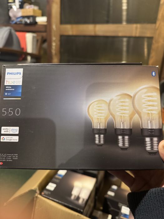 Комплект от 3броя  умни крушки Philips