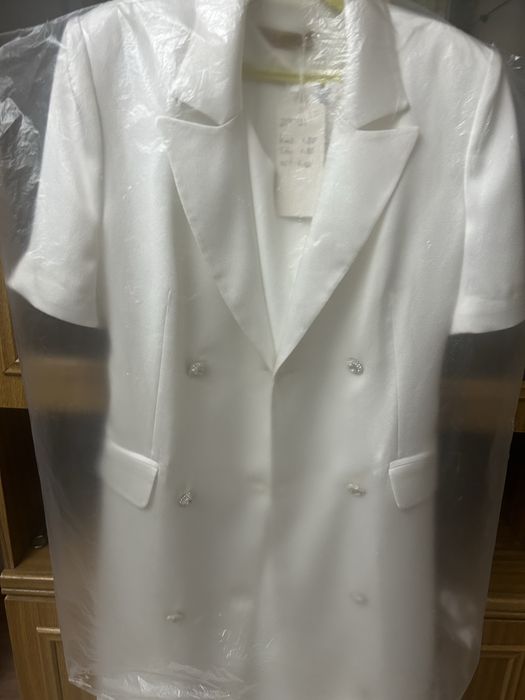 Женское белое платье