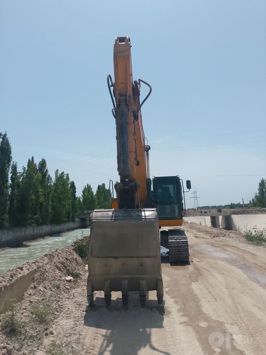 Эксаватор гусеничный 1.4 куб аренда и услуга