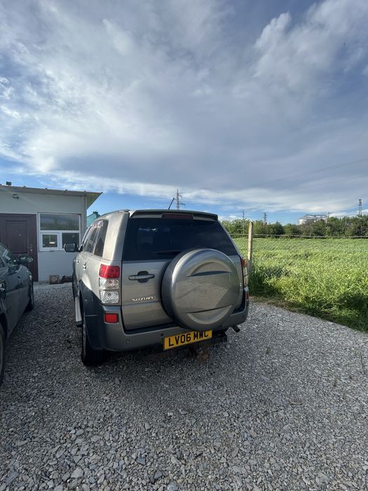 Сузуки Гранд Витара II 2.0 бензин 140к.с. На части