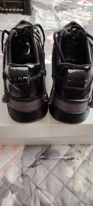 Нови маратонки и сандали !