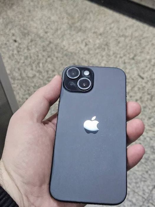 Iphone 15  82% 128 gb