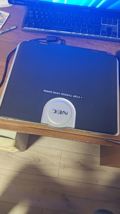 Laptop retro Nec Versa FM400