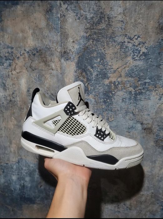 Vand Jordan 4 Military Black
