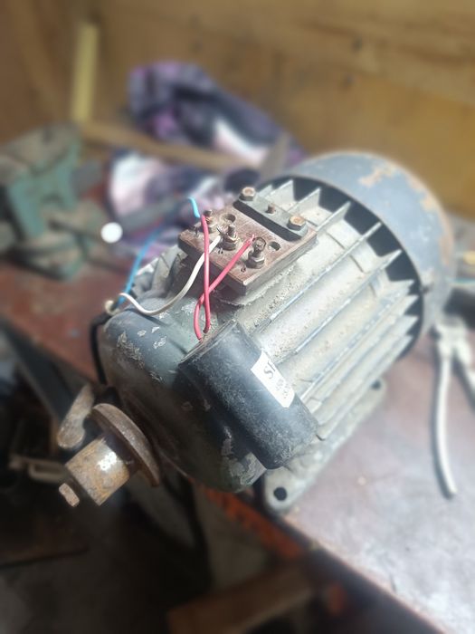 Продам электродвигатель