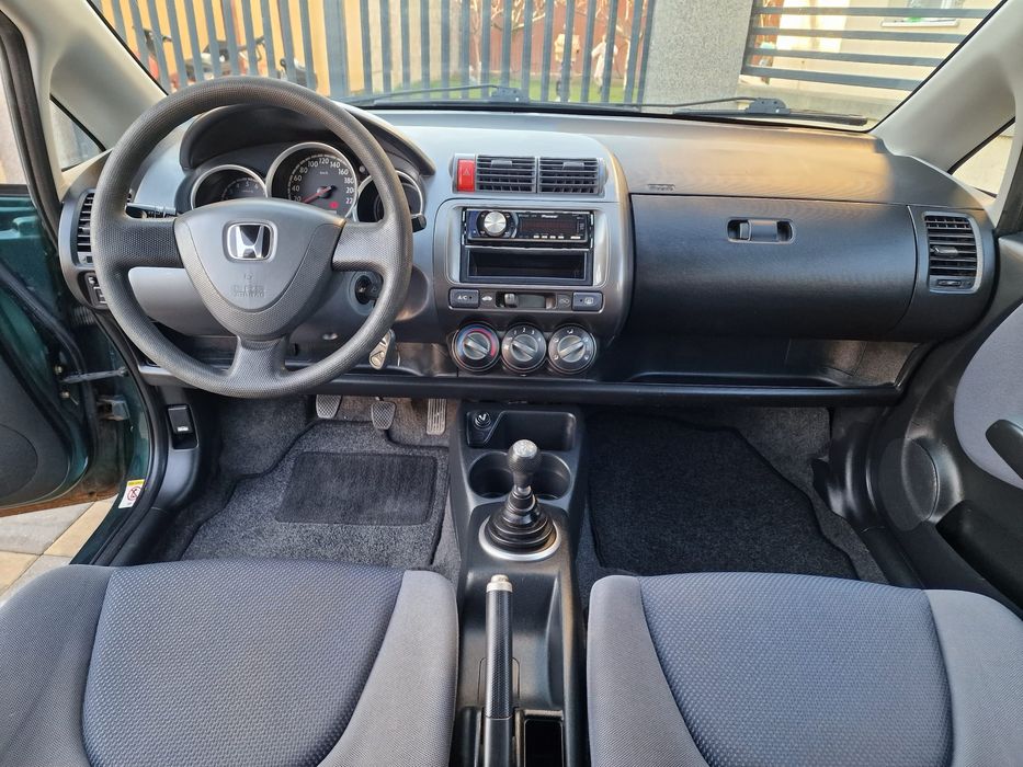 De vânzare – Honda Jazz 1.4 benzină,recent adusa in tara