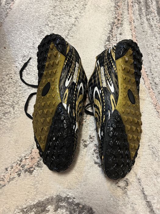 Adidasi fotbal 39