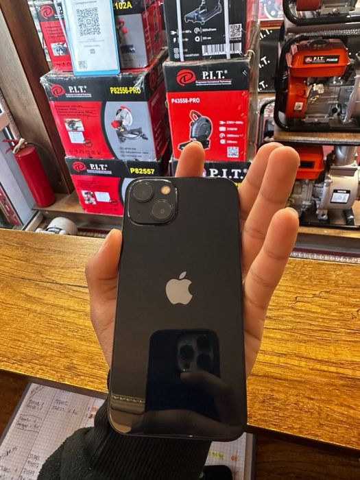 Продам iphone 13