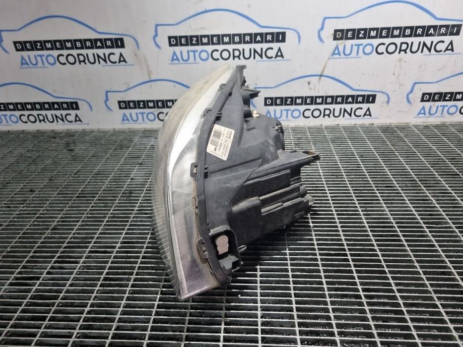 Far Dreapta Volvo XC60 2008 - 2013 SUV 4 Usi (1105) Fara xenon