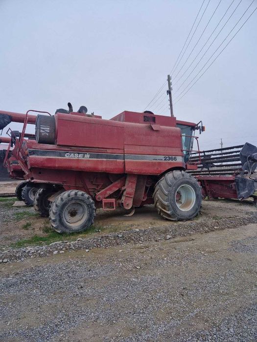 Комбайин Case 2366