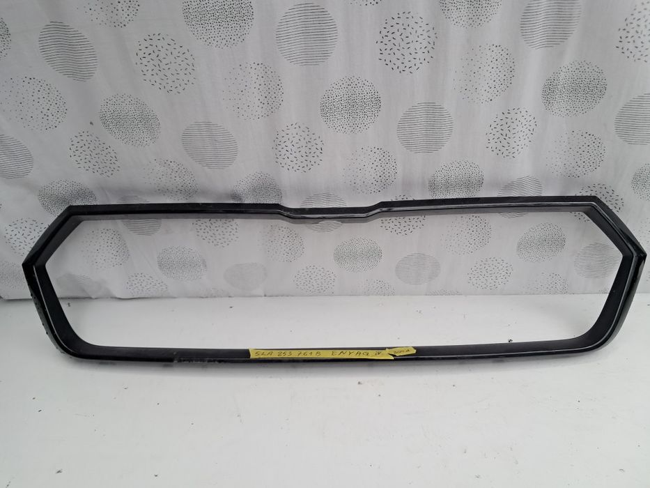 Грил решетка лайсна  Skoda ENYAQ