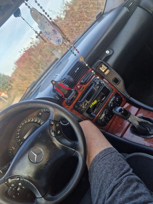 Mercedes Benz C 220